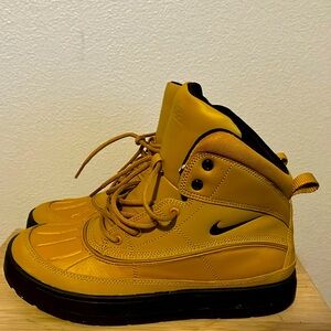 Nike Woodside 2 High ACG
Big Kids' Boots wheat